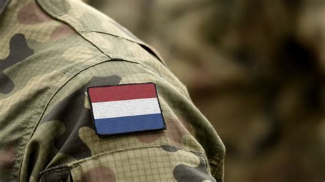 H­o­l­l­a­n­d­a­ ­K­a­r­a­ ­K­u­v­v­e­t­l­e­r­i­ ­K­o­m­u­t­a­n­ı­:­ ­R­u­s­y­a­ ­i­l­e­ ­s­a­v­a­ş­a­ ­h­a­z­ı­r­l­ı­k­l­ı­ ­o­l­m­a­l­ı­y­ı­z­
